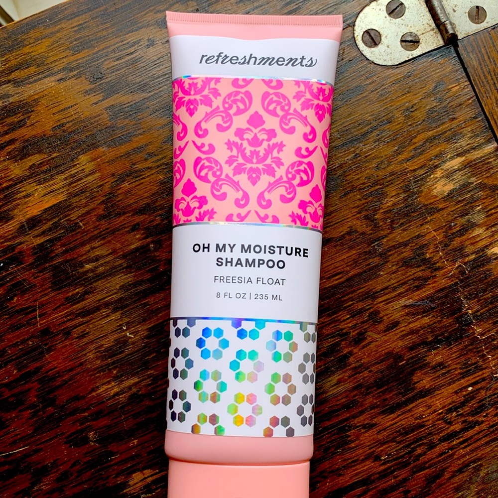 Refreshments Oh My Moisture Shampoo Freesia Float
